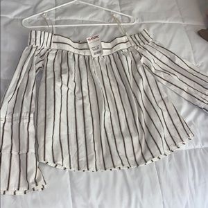 Off the shoulder top. NWT